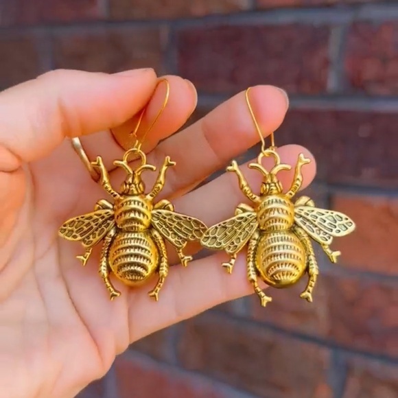Anthropologie Queen Bee Lucky Gold Earrings - Picture 3 of 13